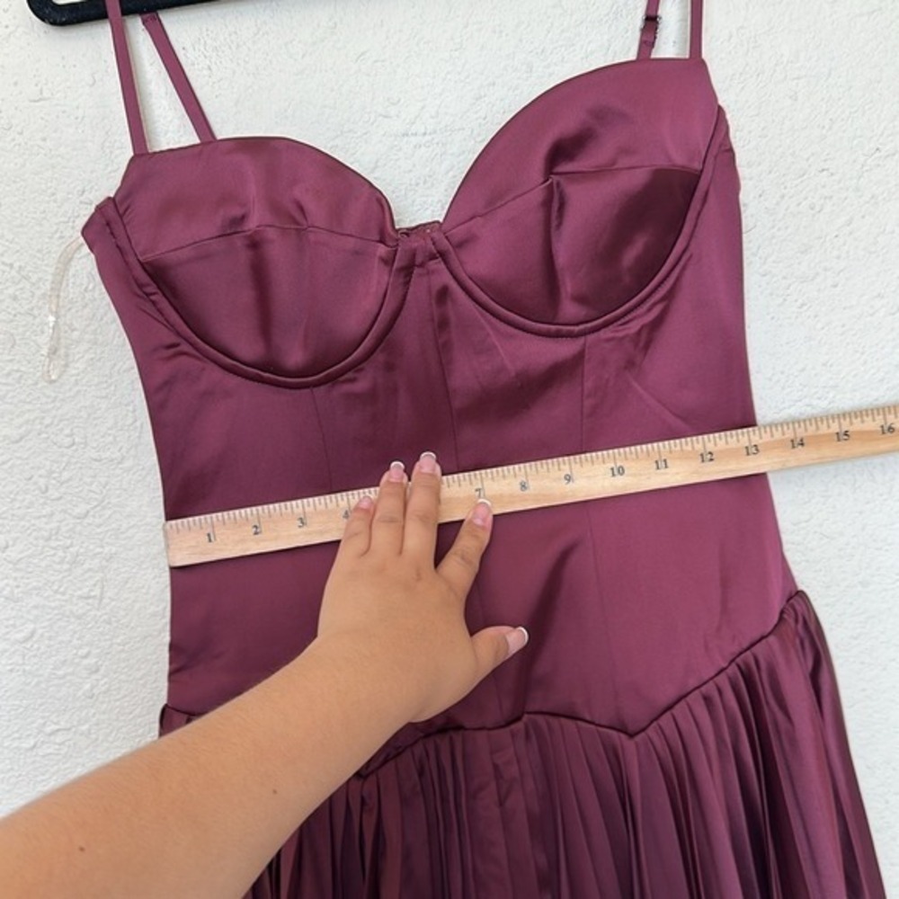 HOUSE OF CB M A-C   'Beau' Wine Pleated Midi Dress NWOT - Picture 8 of 14